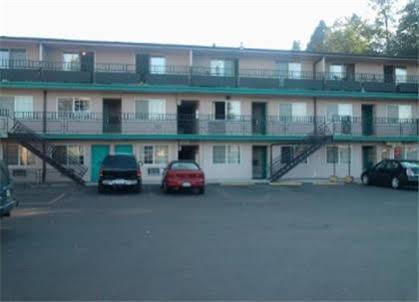 Golden Knight Motel Gresham Exterior photo