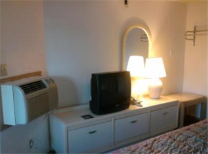 Golden Knight Motel Gresham Room photo