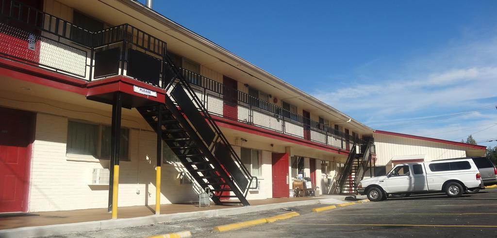 Golden Knight Motel Gresham Exterior photo